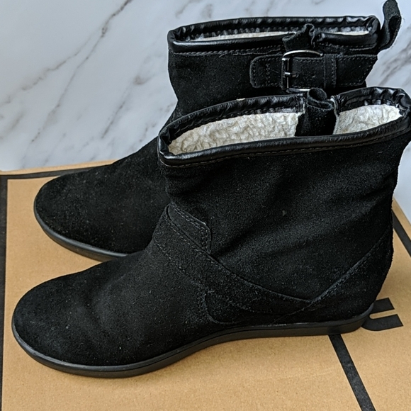 hibou Krysil Hidden Wedge Booties - Picture 9 of 11